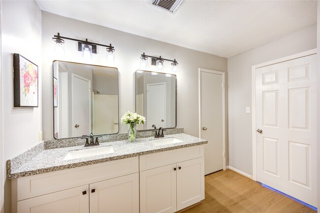 Building Photo - 6711 Marisol Dr