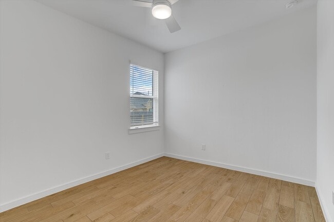 Photo - 8438 Bay Rdg Cir