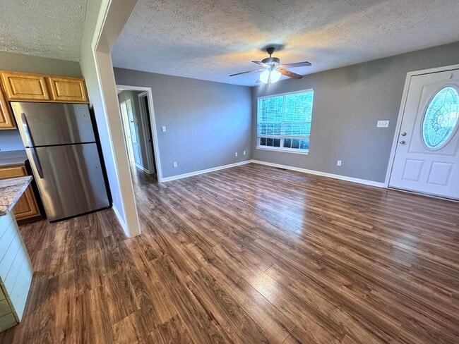 Photo - 377 Kenlee Cir