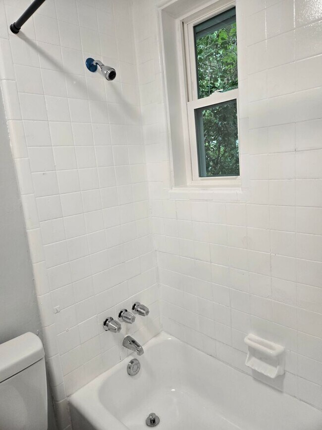 Photo - 2714 E Surrey Dr Unit B