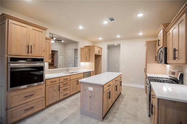 Photo - 1371 Padova Ave