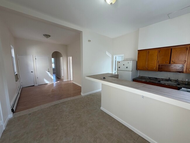 Photo - 369-371-371 Ave E