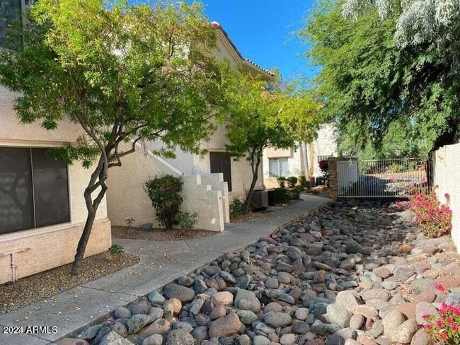 Building Photo - 5249 E Shea Blvd