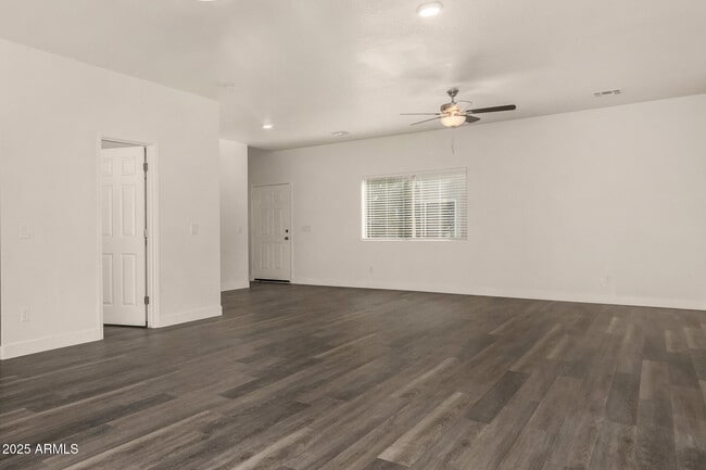 Photo - 2838 E Tracy Ln