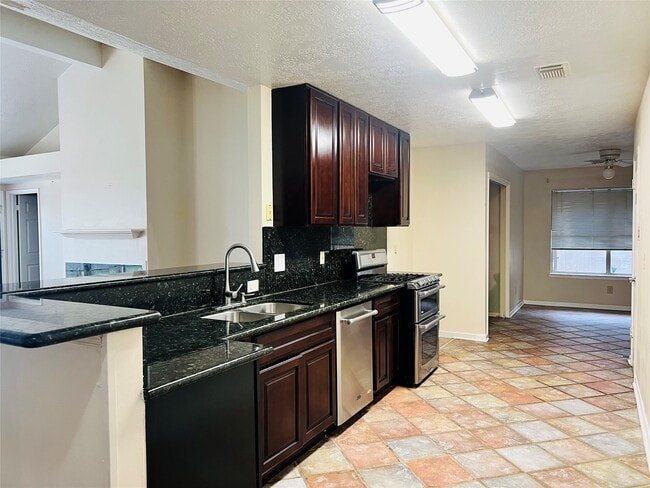 Photo - 8239 Squires Pl Dr