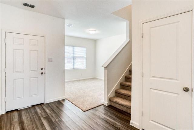 Photo - 720 Holly St