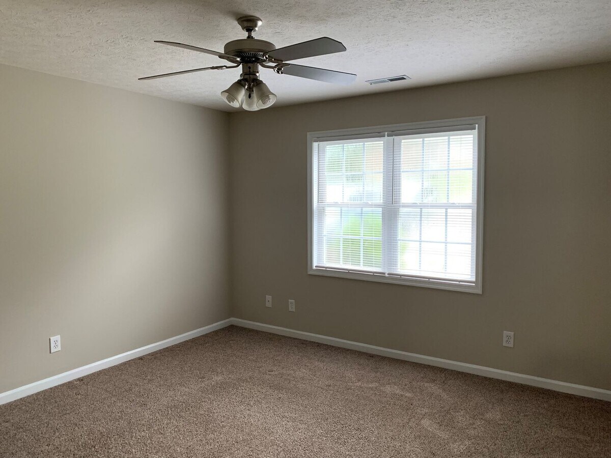 Photo - 131 Primrose Ln Unit B