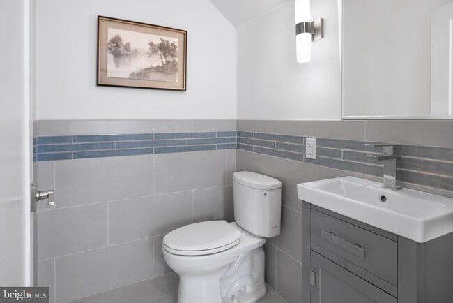 Photo - 168 John St Unit 2