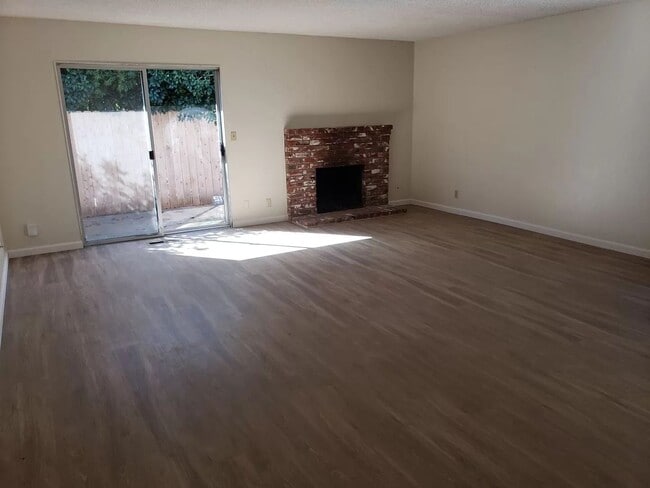 Building Photo - 1531-1533 Downing Avenue Unit 1531 Downing Avenue