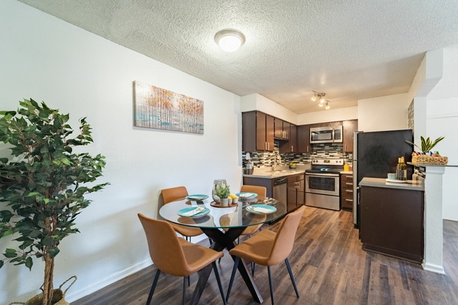 2 BR 1 BA, 861 Sq. Ft.