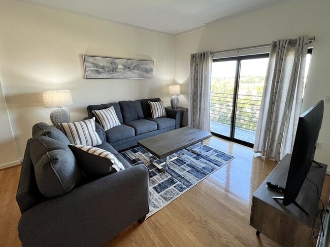 Photo - 715 N Church St