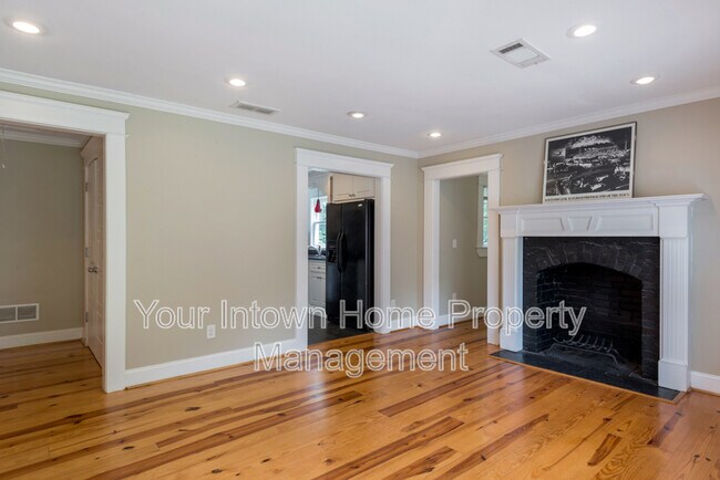 Photo - 1672 Cecile Ave SE
