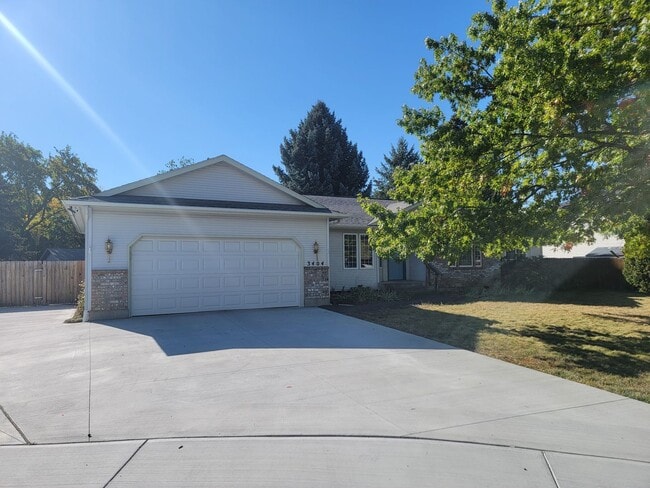 Building Photo - Beautiful 4-Bedroom Home In The South Hill...