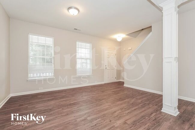 Photo - 3969 Creekmoore Dr