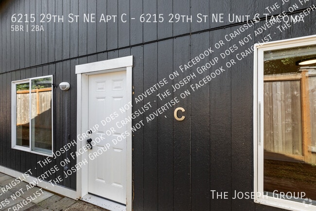 Building Photo - 6215 29th St NE Unit 6215 29th St NE  C Tacoma Rental