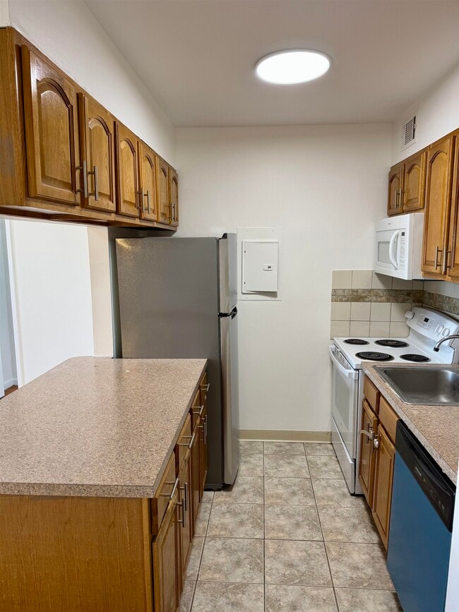 Photo - 43 Van Wagenen Ave Unit 3D