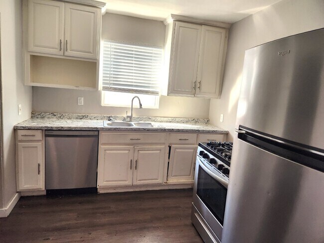 Photo - FABULOUS 2 BEDROOMS AND 1 BATHROOM FOR LEASE