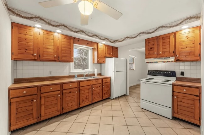 Photo - 804 E Michigan Ave