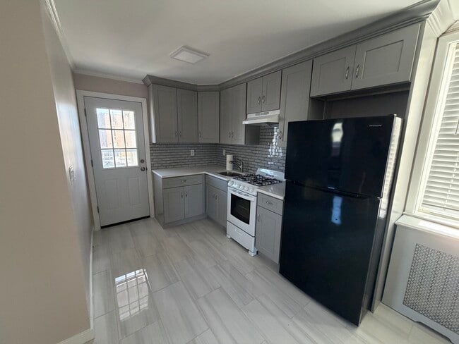 Área de cocina - 242 Glenhill Ave Unidad 3rd Floor