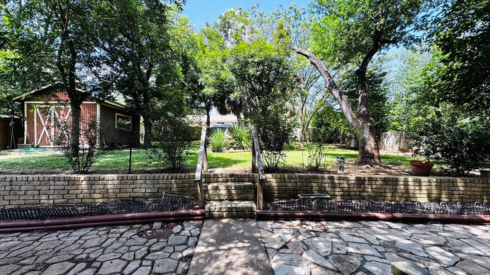 Photo - 2506 Valley Dr