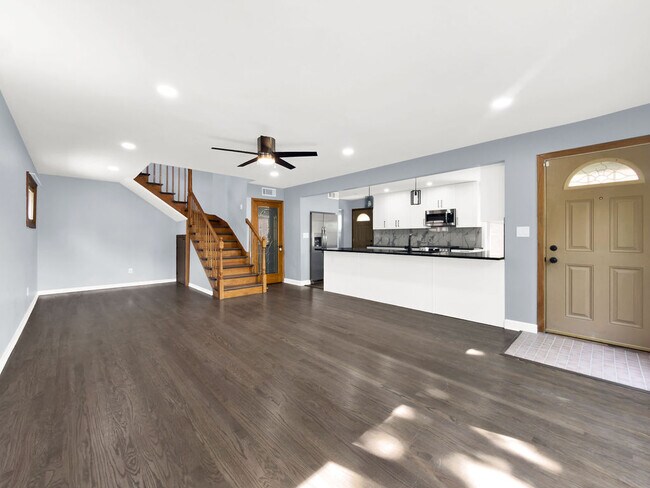 Photo - 5845 S Sayre Ave