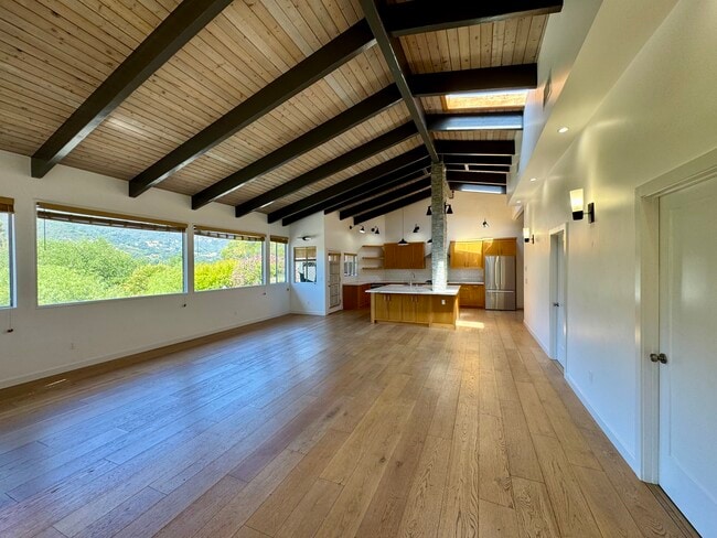 156 Muerdago Rd