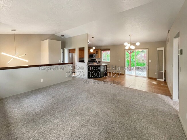 Photo - 5000 S Deselm Way