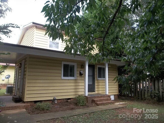 Building Photo - 4024 Rosehaven Dr Rental