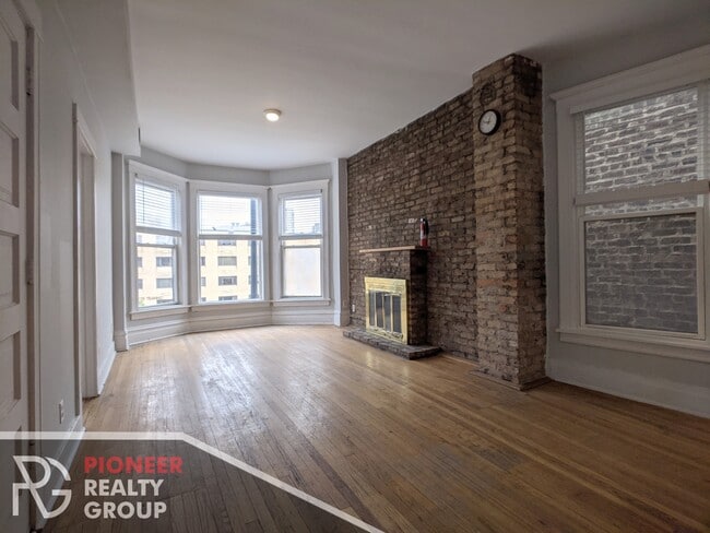 Building Photo - 3542 N Halsted St