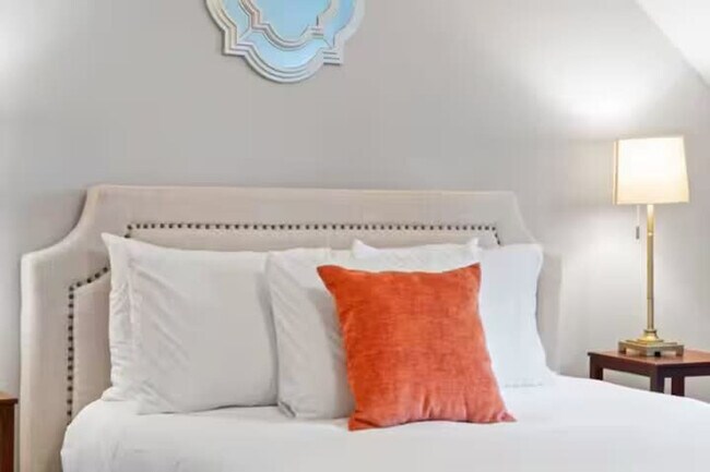 Photo - 206 E St Unidad ID1367376P