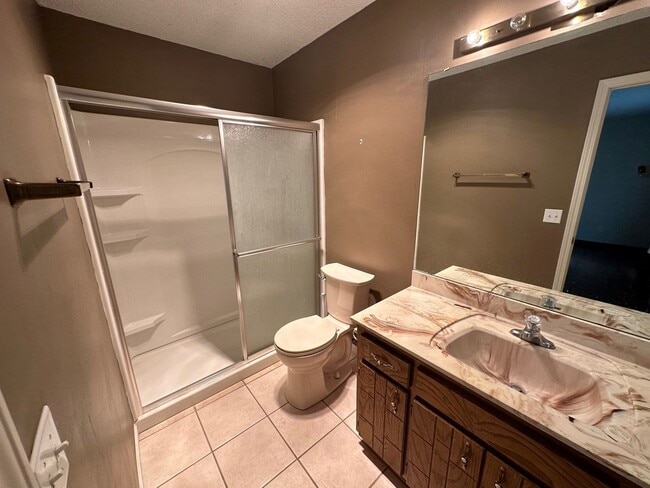 Photo - 3/2/2 on culdesac, close to park!