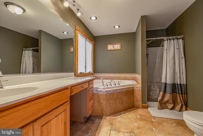 Photo - 211 Marlyn Ave