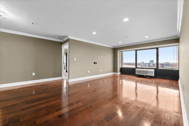 Photo - 300 Riverfront Dr Unit 26J