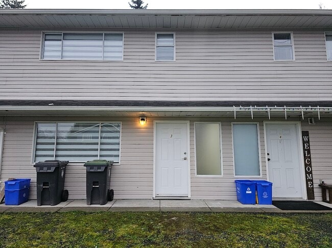 Building Photo - 26784-26732 Avenue3