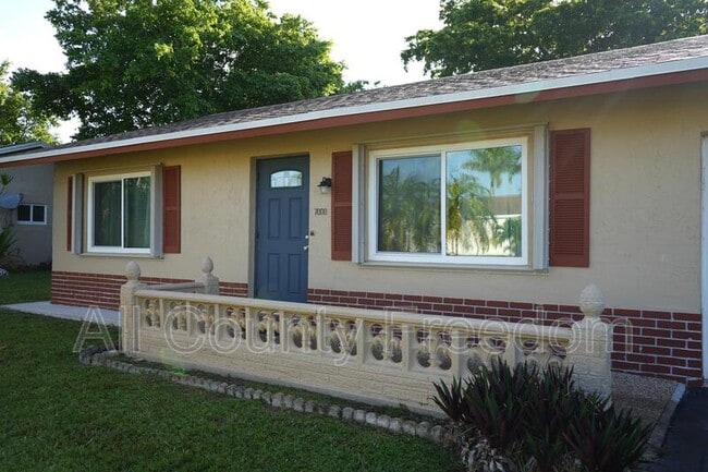 Building Photo - 7000 NW 95th Terrace Rental