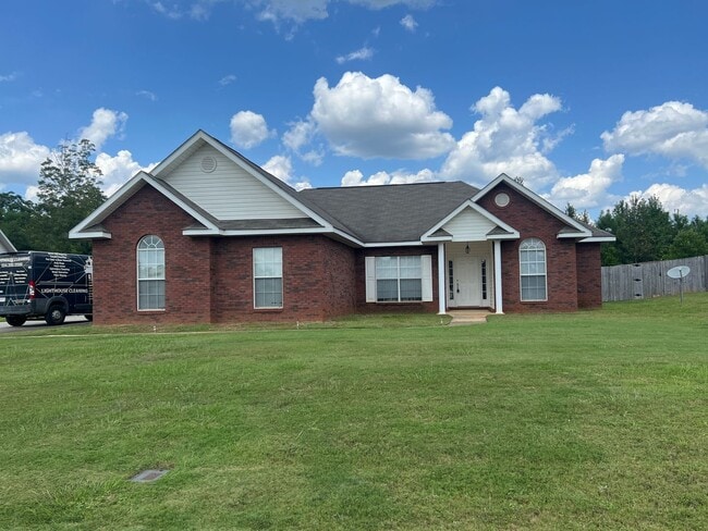 Building Photo - Available Now! Rental