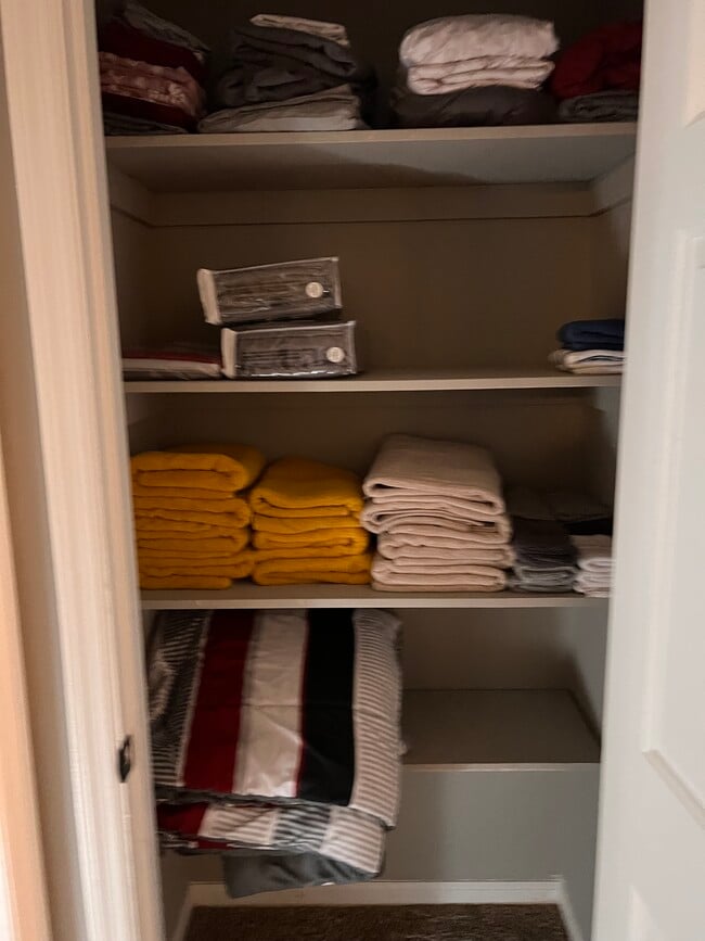 Photo - CASTLEWOOD Single Room