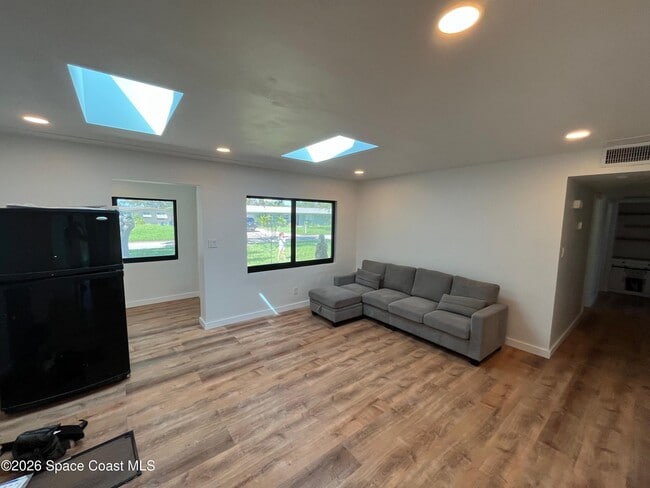 Photo - 1004 Samar Rd