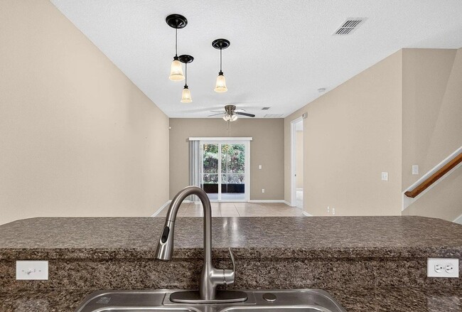 Photo - 72 Amistad Dr