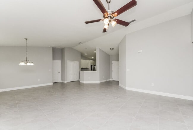 Photo - 828 Valnera Ct