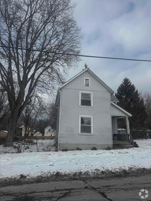 Building Photo - 219 E 33rd St Rental