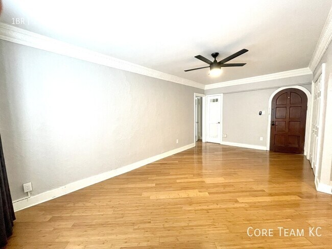 4804 Jefferson St Unit 104