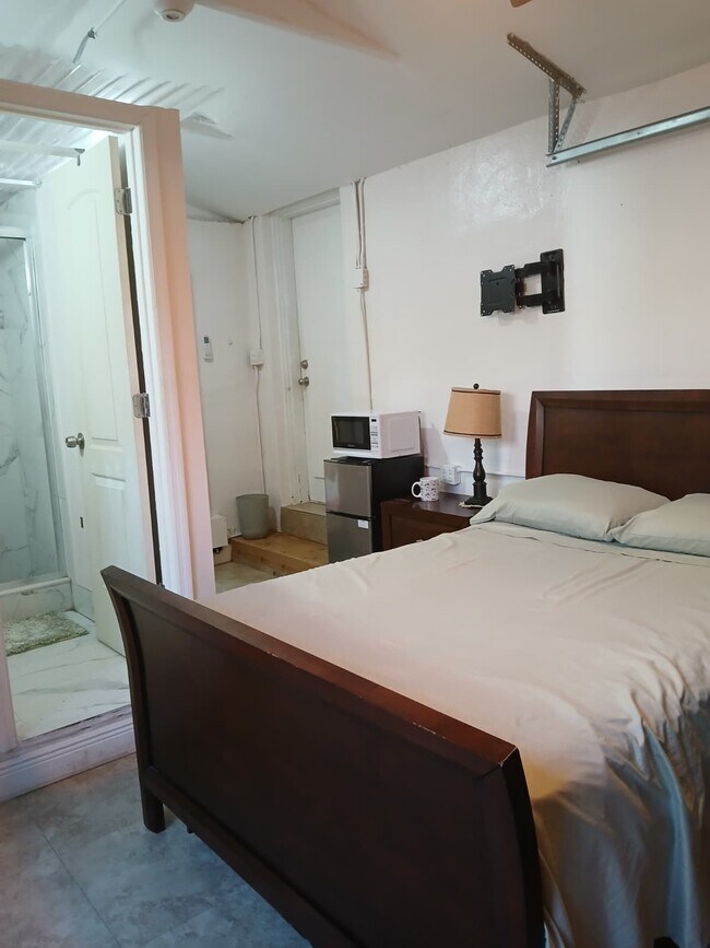 Photo - 525 Westward Dr