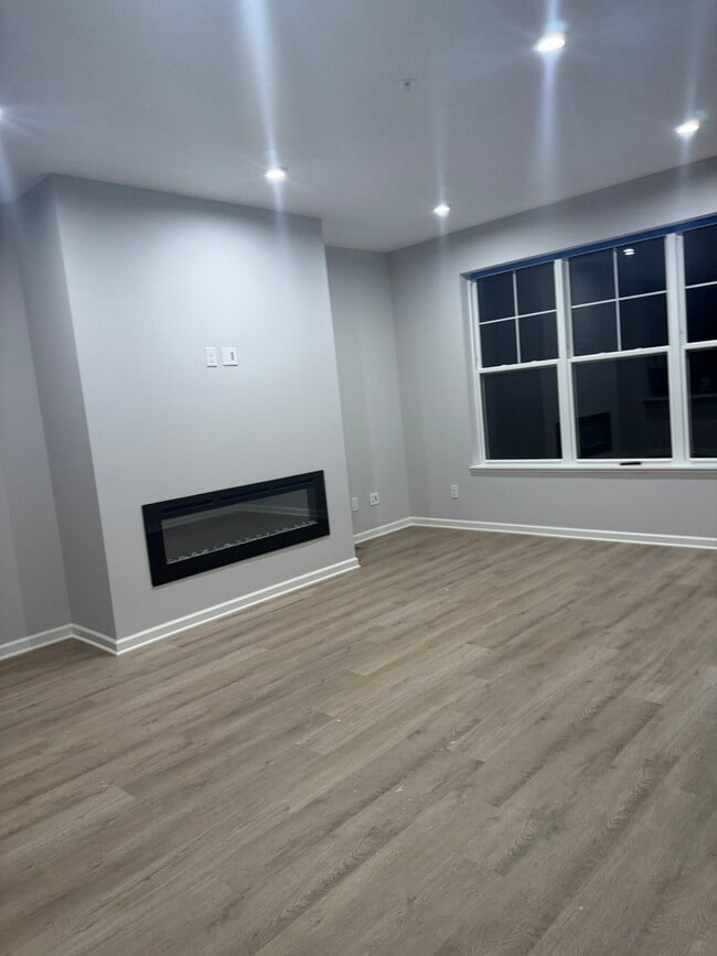 Photo - 2862 Lexington Pl N