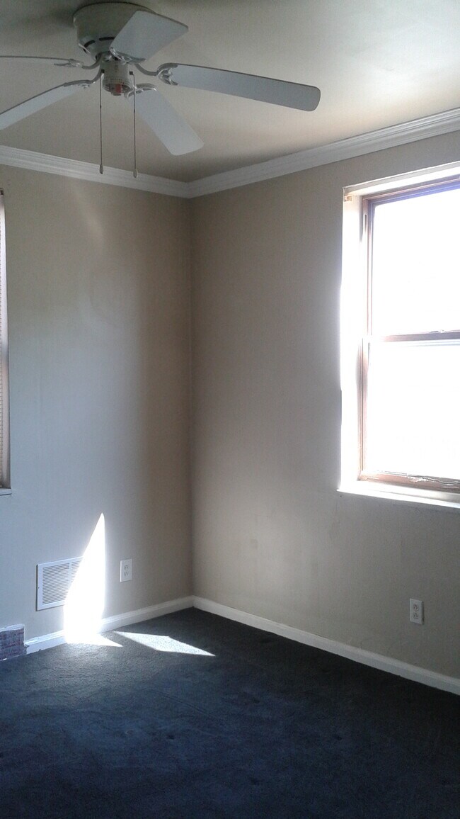 Photo - 900 P J McArdle Roadway