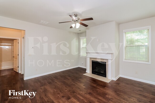 Photo - 404 Silverwood Dr