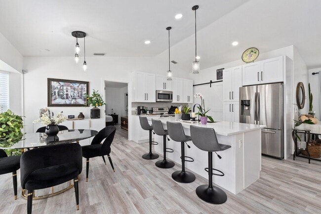 Photo - 5789 NW Belwood Cir