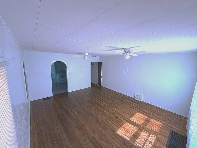 1315-1317 E 4th St Unit 1315