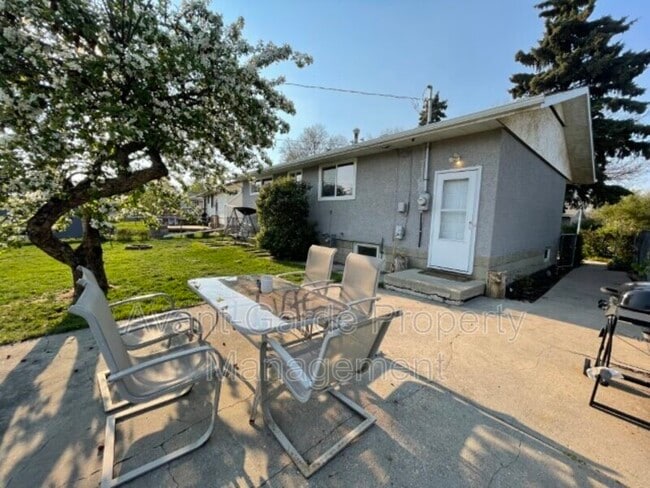 Photo - 16419-16105 105 Ave NW