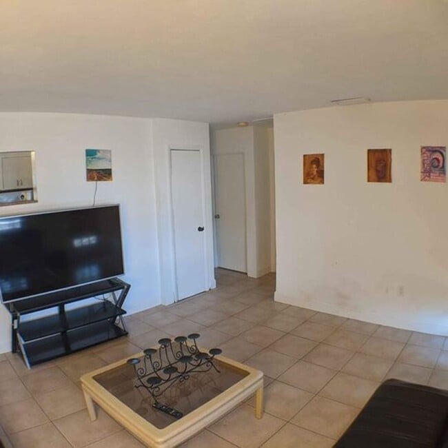 Photo - 1637 Devonshire Ln Unidad 1637 Devonshire Ln, Room B